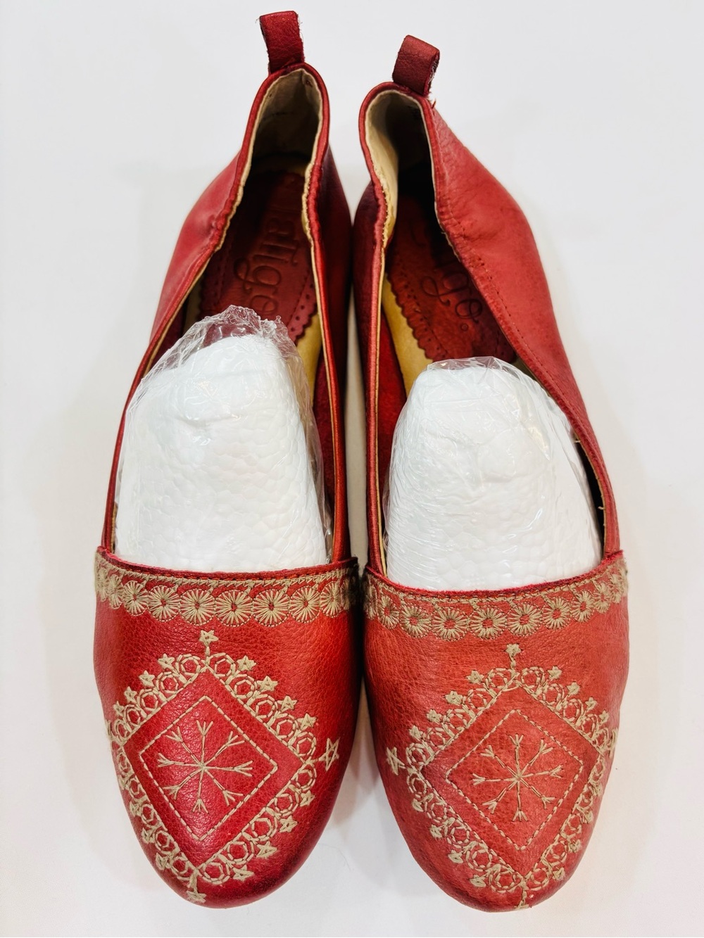 Latigo Bianca Anthropologie Red Leather Closed Toe Flat Loafers